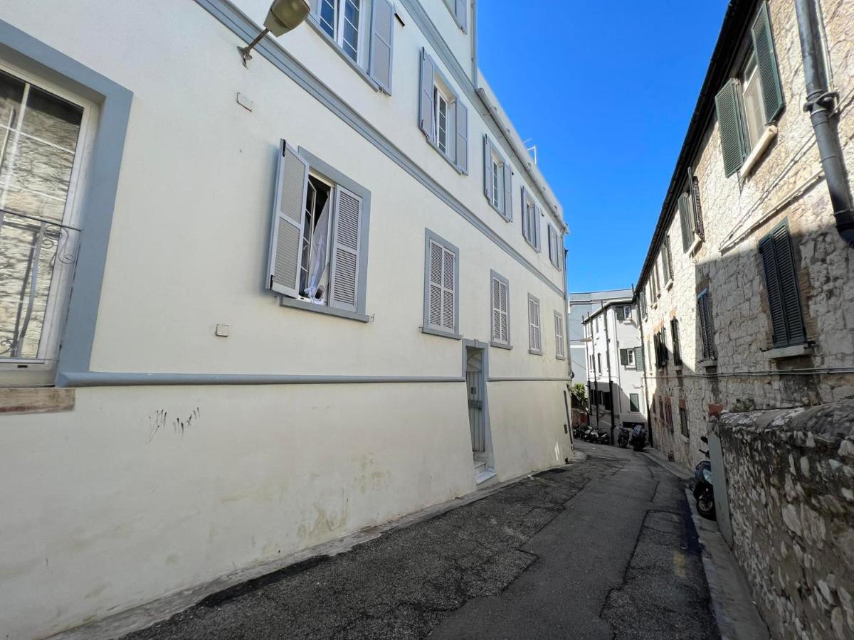Quirky 1Br Just Off Main Street Prime Location Apartman Gibraltár Kültér fotó